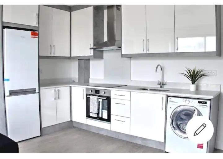 Cozy 2 Bedrooms Apartment Canvey Island 外观 照片